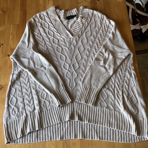 Over-Sized Fall sweater - Picture 2 of 5